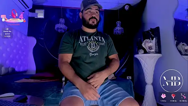 Snapshot of MichaelBear_ chatting on October 29, 2025, 2:41 pm MichaelBear  online show from October 29, 2025, 2:41 pm