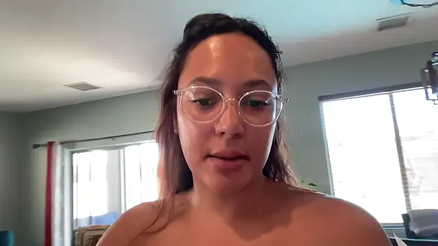 dreamyriri online show from June 8, 2026, 3:56 pm