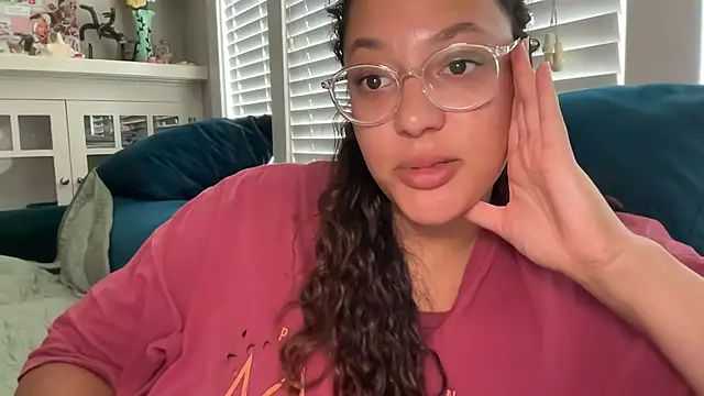 dreamyriri online show from June 23, 2026, 11:47 pm