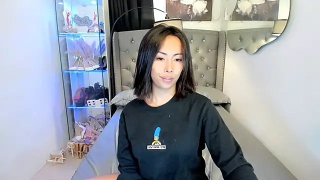 reighnempress online show from March 5, 2026, 1:07 pm