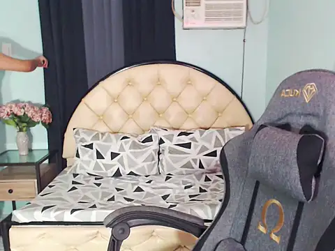 WeezyBabyXoxo online show from November 25, 2025, 8:03 am