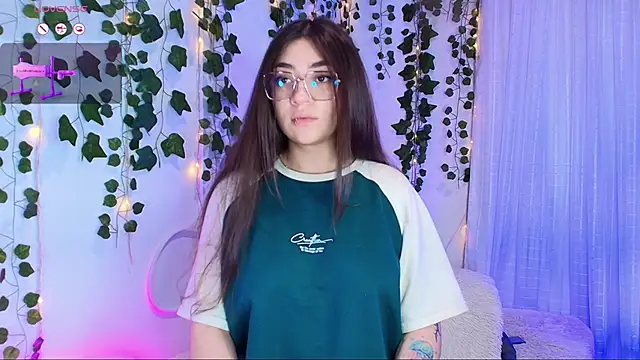 Snapshot of Samii_Evans chatting on October 18, 2025, 11:49 pm Samii Evans online show from October 18, 2025, 11:49 pm