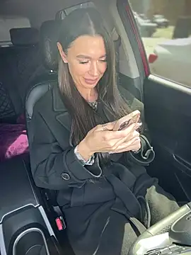 Snapshot of Emma_Catt chatting on April 5, 2026, 5:04 am Emma Catt online show from April 5, 2026, 5:04 am