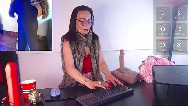 Miss ellien online show from September 17, 2025, 3:30 am