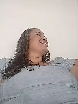 Snapshot of LINDAHALLS chatting on July 1, 2026, 4:51 pm LINDAHALLS online show from July 1, 2026, 4:51 pm