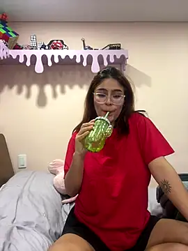 Snapshot of Juliana_News chatting on December 4, 2024, 1:47 am Juliana News online show from December 4, 2024, 1:47 am