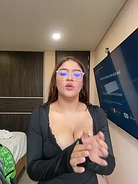 Snapshot of Juliana_News chatting on December 15, 2024, 10:15 pm Juliana News online show from December 15, 2024, 10:15 pm