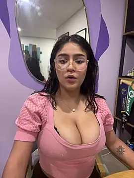 Snapshot of Juliana_News chatting on March 6, 2025, 1:05 am Juliana News online show from March 6, 2025, 1:05 am