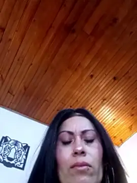 Tania mature online show from May 6, 2026, 5:18 pm