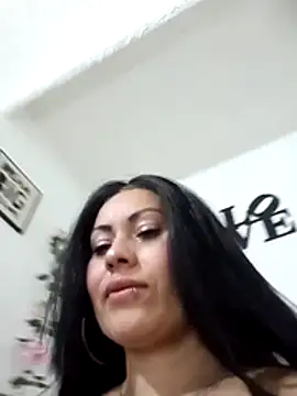 Tania mature online show from May 11, 2026, 5:54 pm