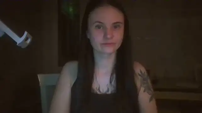 LolaMegan online show from May 5, 2026, 10:18 pm
