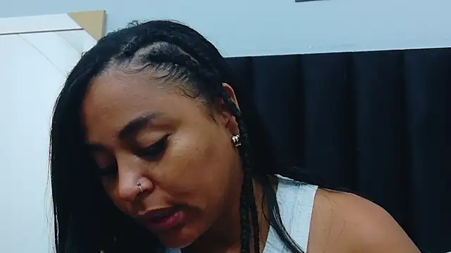 Snapshot of colombiamommy chatting on October 27, 2025, 12:31 pm colombiamommy online show from October 27, 2025, 12:31 pm