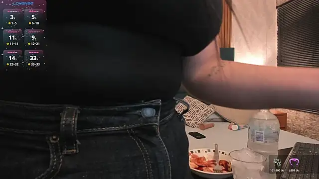 Kareena chopra online show from October 22, 2025, 12:38 pm