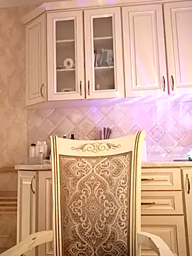 mom4you online show from January 5, 2025, 9:05 am