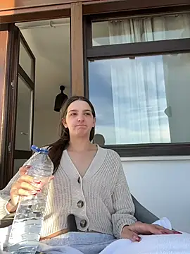 DoriDeluxe66 online show from January 10, 2025, 8:40 am