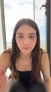 DoriDeluxe66 online show from February 1, 2025, 1:41 pm