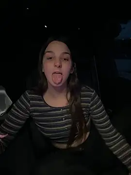 DoriDeluxe66 online show from February 10, 2025, 6:03 pm