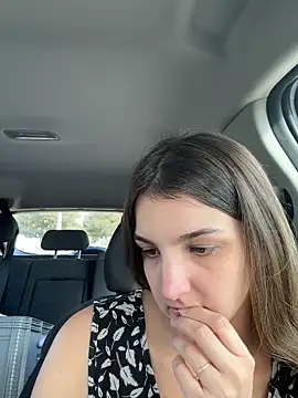 DoriDeluxe66 online show from November 2, 2025, 12:29 pm