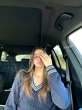 DoriDeluxe66 online show from December 5, 2025, 12:36 pm