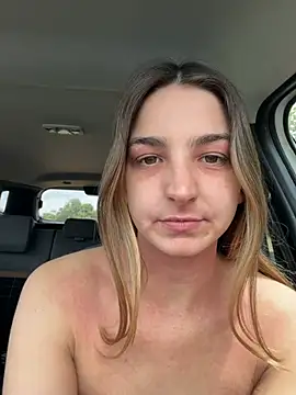 DoriDeluxe66 online show from May 5, 2026, 12:57 pm