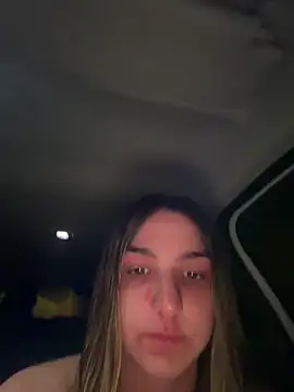 DoriDeluxe66 online show from May 10, 2026, 7:41 pm
