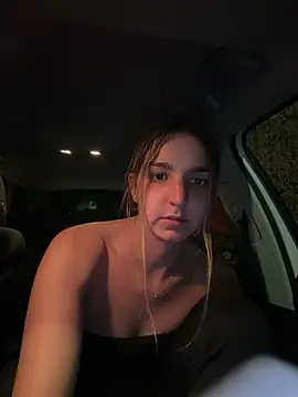 DoriDeluxe66 online show from June 21, 2026, 8:22 pm