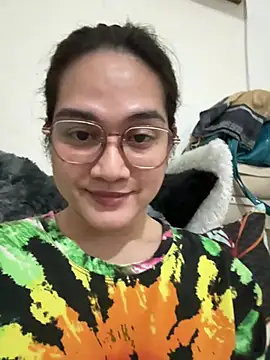 MarieLoveGlamorous online show from May 7, 2026, 6:24 pm