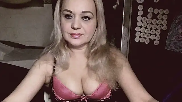 CaramelMilf online show from January 12, 2025, 3:46 pm