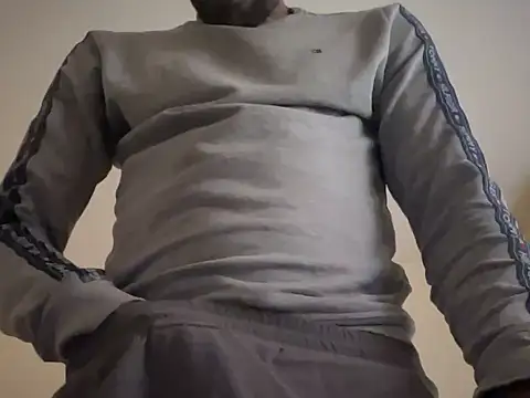 CuzzyB69 online show from March 13, 2025, 12:02 pm