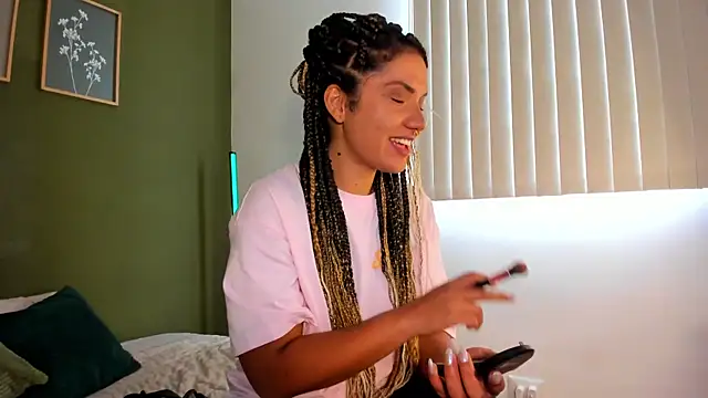 karlye 5 online show from March 24, 2026, 3:39 pm