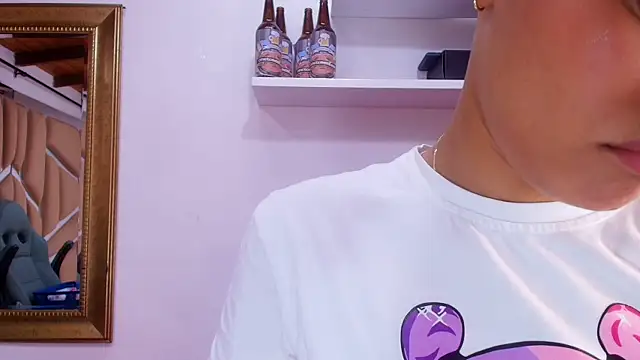 Snapshot of naia_blessed chatting on October 8, 2025, 7:33 pm naia blessed online show from October 8, 2025, 7:33 pm