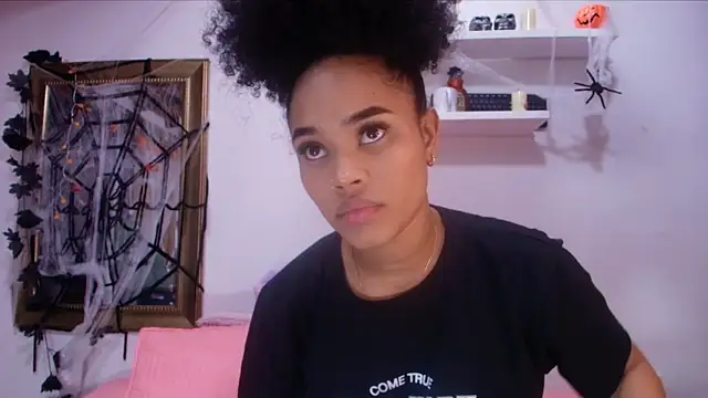 Snapshot of naia_blessed chatting on October 30, 2025, 9:15 pm naia blessed online show from October 30, 2025, 9:15 pm