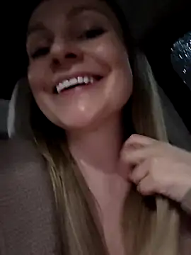 Bondgirl 013 online show from April 18, 2026, 7:58 pm