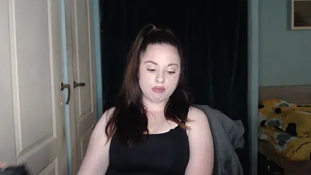 ryhhnnagold99 online show from June 17, 2026, 1:23 pm