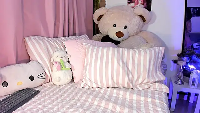 Snapshot of mia_angel_ chatting on April 11, 2026, 12:15 am mia angel online show from April 11, 2026, 12:15 am