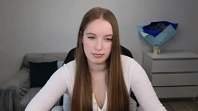 Snapshot of EvaMaddison chatting on December 20, 2024, 5:25 am EvaMaddison online show from December 20, 2024, 5:25 am