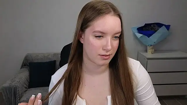 Snapshot of EvaMaddison chatting on December 27, 2024, 5:42 am EvaMaddison online show from December 27, 2024, 5:42 am