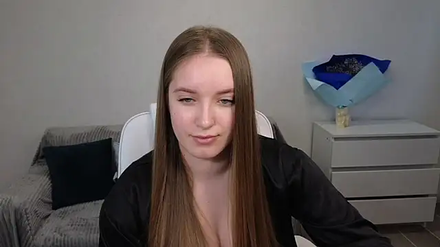 Snapshot of EvaMaddison chatting on January 2, 2025, 10:48 am EvaMaddison online show from January 2, 2025, 10:48 am