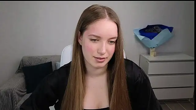 Snapshot of EvaMaddison chatting on February 3, 2025, 6:56 am EvaMaddison online show from February 3, 2025, 6:56 am