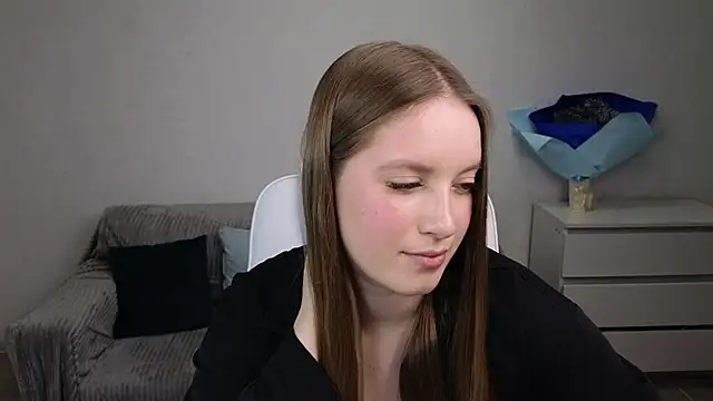 Snapshot of EvaMaddison chatting on February 24, 2025, 4:04 pm EvaMaddison online show from February 24, 2025, 4:04 pm