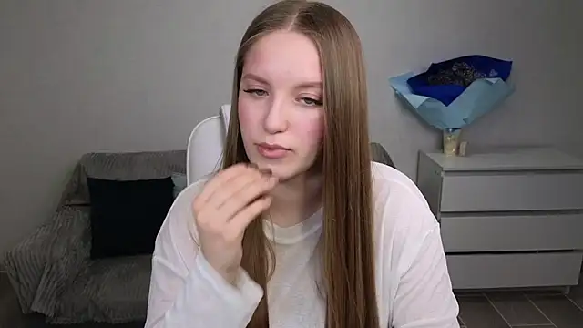 Snapshot of EvaMaddison chatting on March 19, 2025, 7:38 pm EvaMaddison online show from March 19, 2025, 7:38 pm