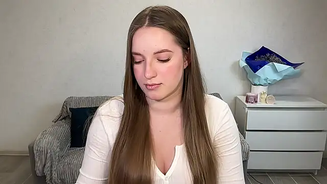 EvaMaddison online show from February 6, 2026, 6:00 pm