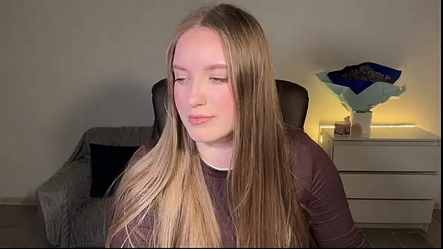 EvaMaddison online show from May 6, 2026, 7:19 pm