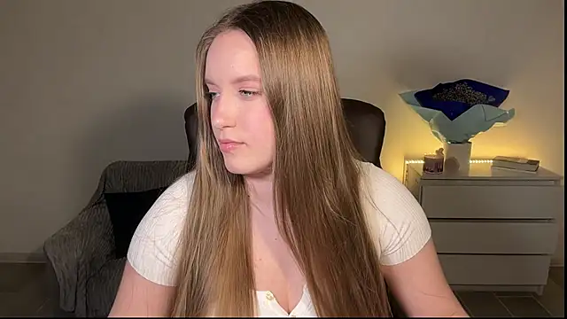 EvaMaddison online show from May 9, 2026, 8:47 pm
