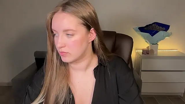 EvaMaddison online show from June 11, 2026, 7:56 pm