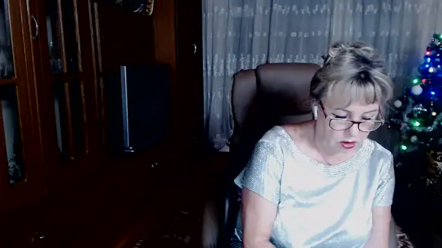 Snapshot of Kallliina chatting on December 31, 2024, 5:07 pm Kallliina online show from December 31, 2024, 5:07 pm