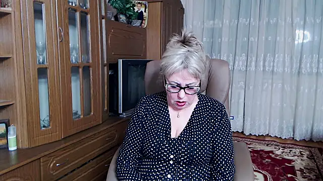 Snapshot of Kallliina chatting on February 19, 2025, 5:49 pm Kallliina online show from February 19, 2025, 5:49 pm