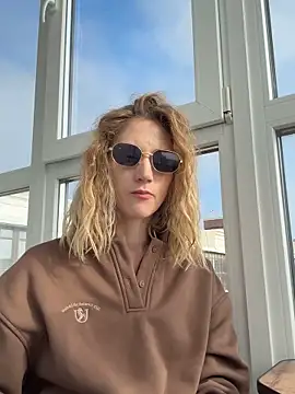 Feral berry 8133 online show from September 17, 2025, 5:53 am