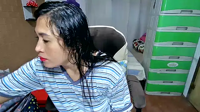 M e c e l online show from May 3, 2026, 1:44 am