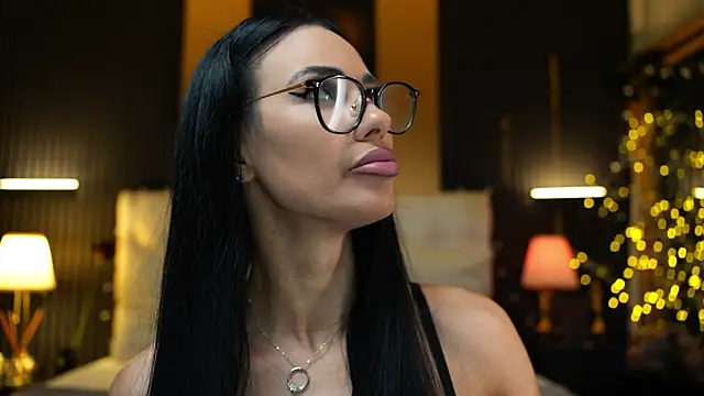 Lorettelorena online show from July 5, 2026, 4:19 am